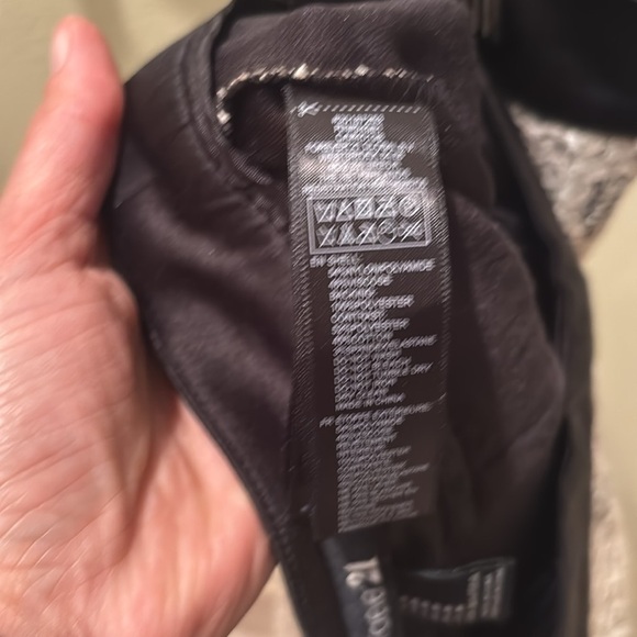 Forever 21 Elegant Black and Cream Lace Skirt - Picture 10 of 10